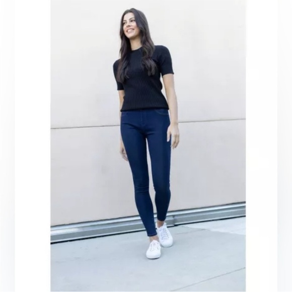 ASSETS BY SPANX Denim Skinny Leggings Dark Indigo Wash #20359R Size Medium - Picture 1 of 15